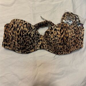 New with tags Victoria secret bathing suit top, 34B